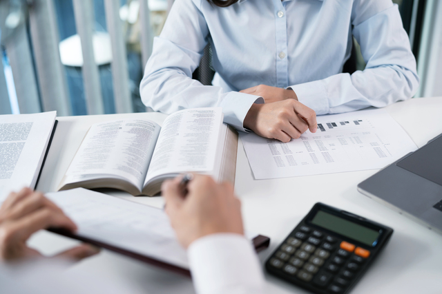 How Investors Can Review Portfolio Performance and Protect Their Finances